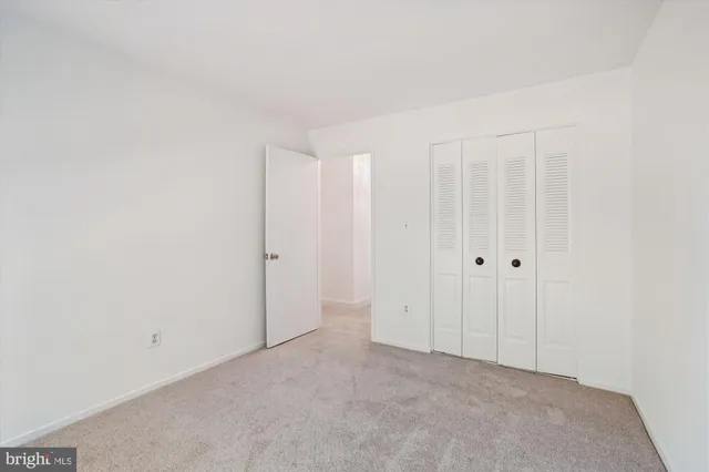 $349,900 | 563 Florida Avenue, Unit 102, Herndon, VA 20170