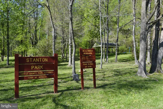 $349,900 | 563 Florida Avenue, Unit 102, Herndon, VA 20170