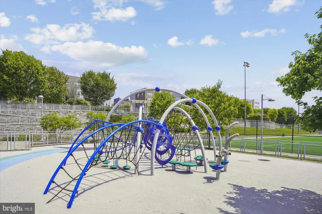 $349,900 | 563 Florida Avenue, Unit 102, Herndon, VA 20170