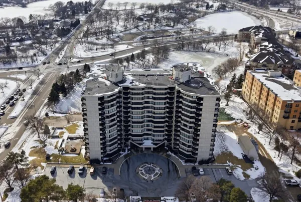 $289,900 | 6566 France Avenue South, Unit 902, Edina, MN 55435