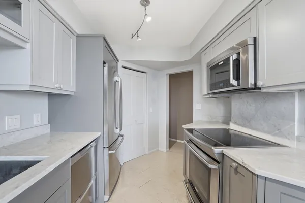 $289,900 | 6566 France Avenue South, Unit 902, Edina, MN 55435