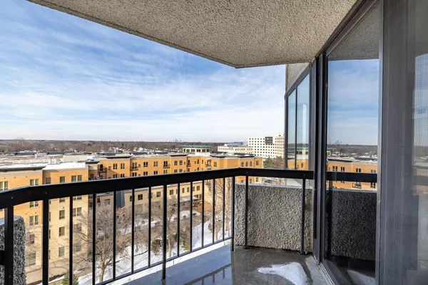 $289,900 | 6566 France Avenue South, Unit 902, Edina, MN 55435