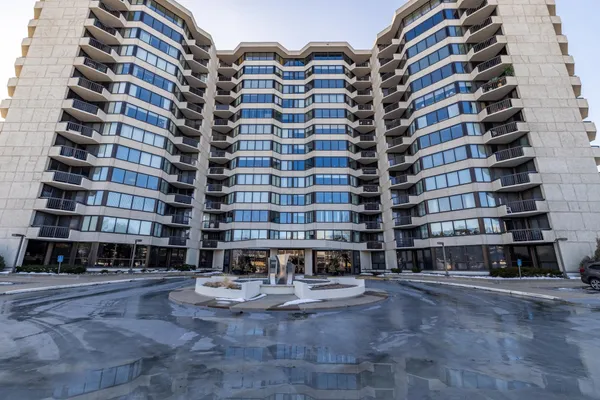 $289,900 | 6566 France Avenue South, Unit 902, Edina, MN 55435