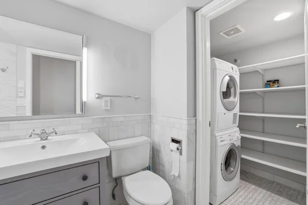 $289,900 | 6566 France Avenue South, Unit 902, Edina, MN 55435