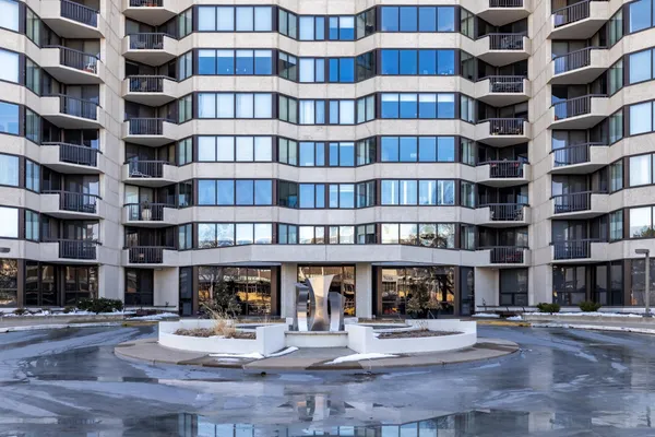 $289,900 | 6566 France Avenue South, Unit 902, Edina, MN 55435