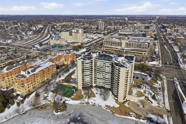 $289,900 | 6566 France Avenue South, Unit 902, Edina, MN 55435
