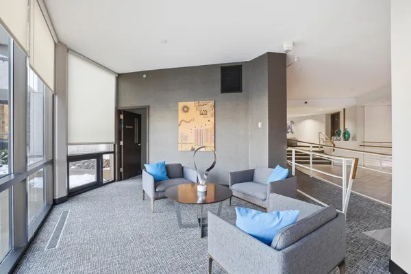 $289,900 | 6566 France Avenue South, Unit 902, Edina, MN 55435