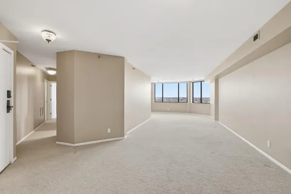 $289,900 | 6566 France Avenue South, Unit 902, Edina, MN 55435