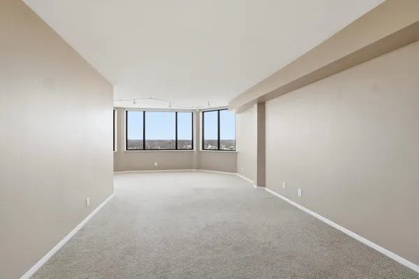 $289,900 | 6566 France Avenue South, Unit 902, Edina, MN 55435