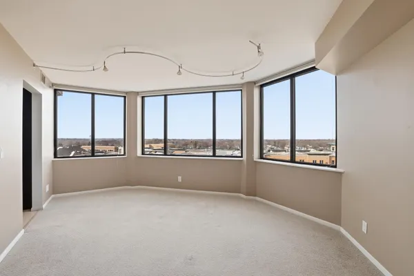 $289,900 | 6566 France Avenue South, Unit 902, Edina, MN 55435