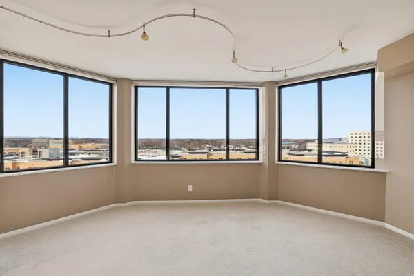 $289,900 | 6566 France Avenue South, Unit 902, Edina, MN 55435