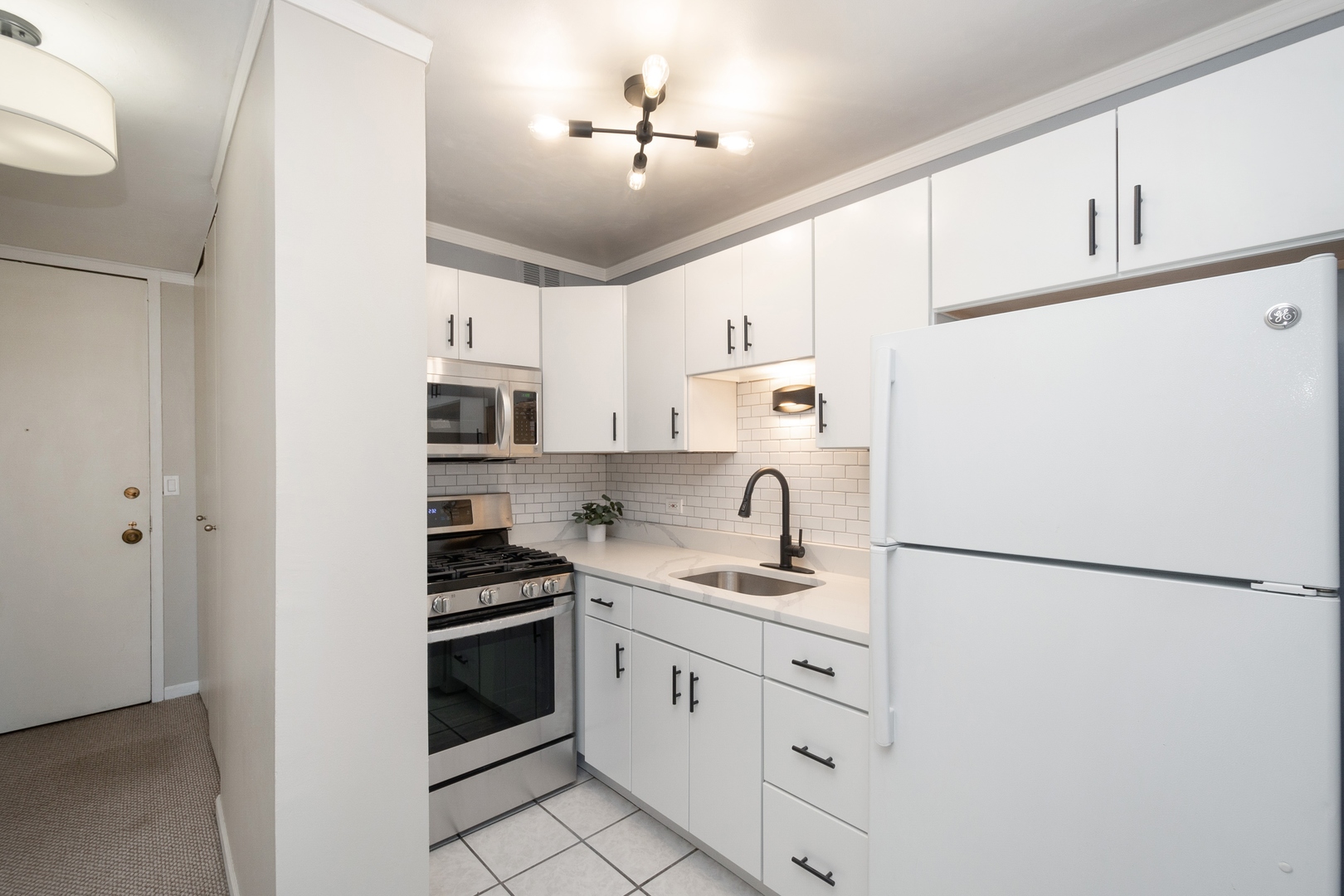 1 East Scott Street, Unit 2002 Chicago, IL 60610 - Photo 6 of 16