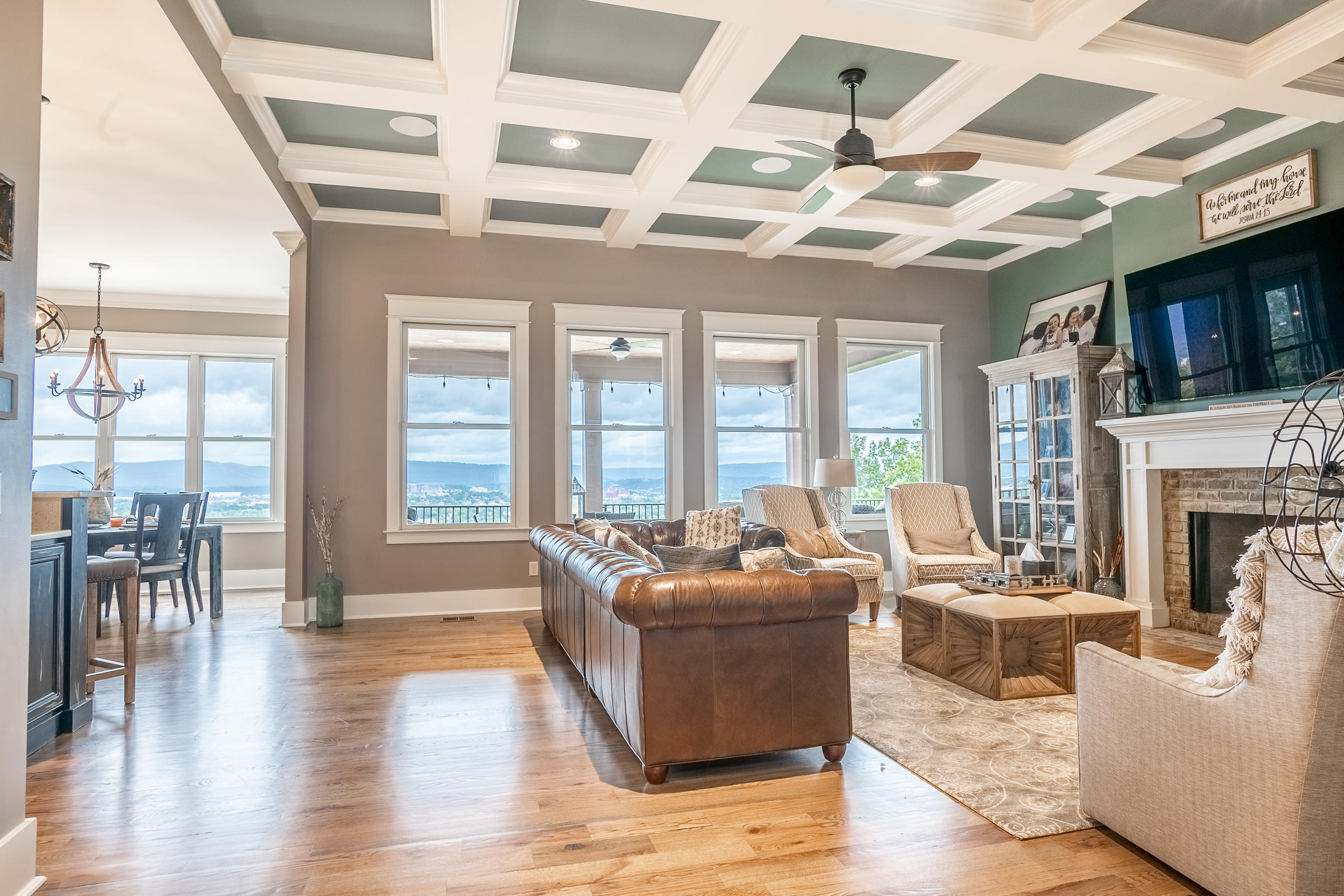 53 South Crest Road Chattanooga, TN 37404 - Photo 13 of 89 GREAT ROOM WITH VIEWS