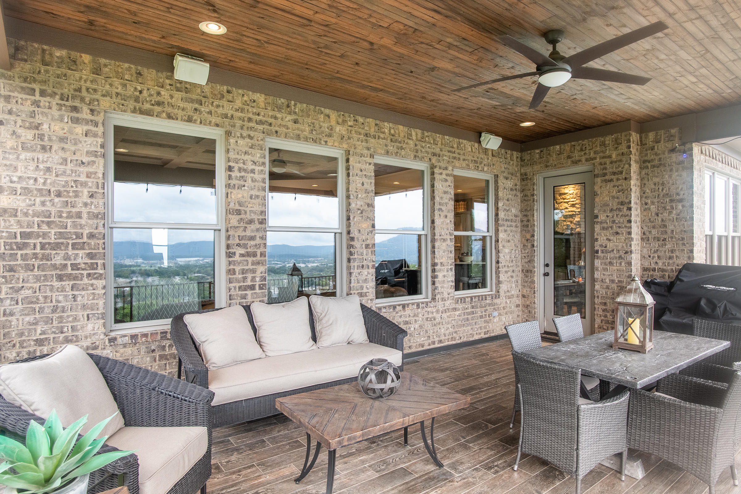 53 South Crest Road Chattanooga, TN 37404 - Photo 24 of 89 COVERED DECK WITH VIEWS