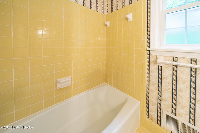 3016 Lexham Road Louisville, KY 40220 - Photo 41 of 44 32