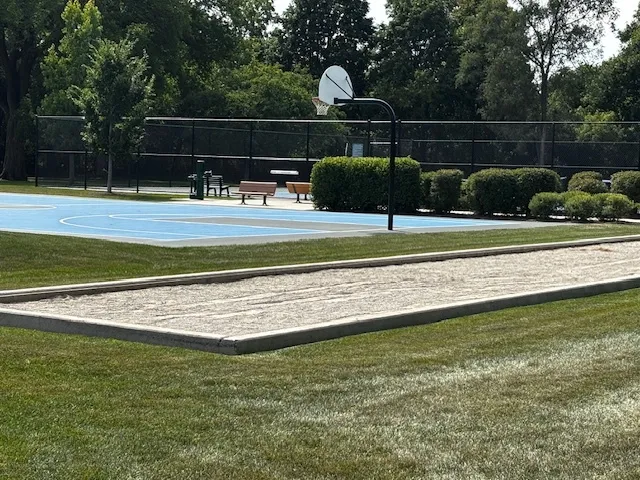 a view of a tennis court