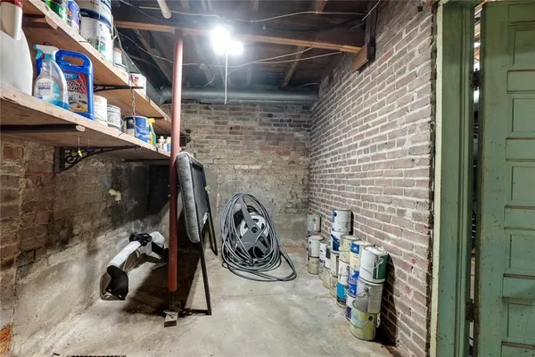 $228,000 | 214 East 15th Street, Higginsville, MO 64037