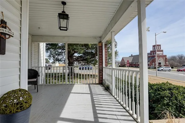 $228,000 | 214 East 15th Street, Higginsville, MO 64037