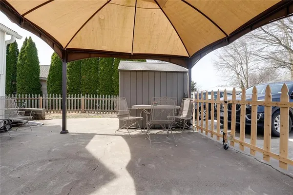 $228,000 | 214 East 15th Street, Higginsville, MO 64037