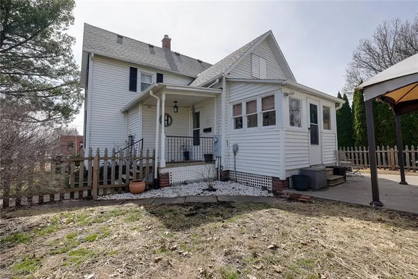 $228,000 | 214 East 15th Street, Higginsville, MO 64037