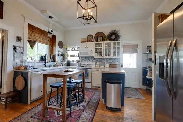 $228,000 | 214 East 15th Street, Higginsville, MO 64037