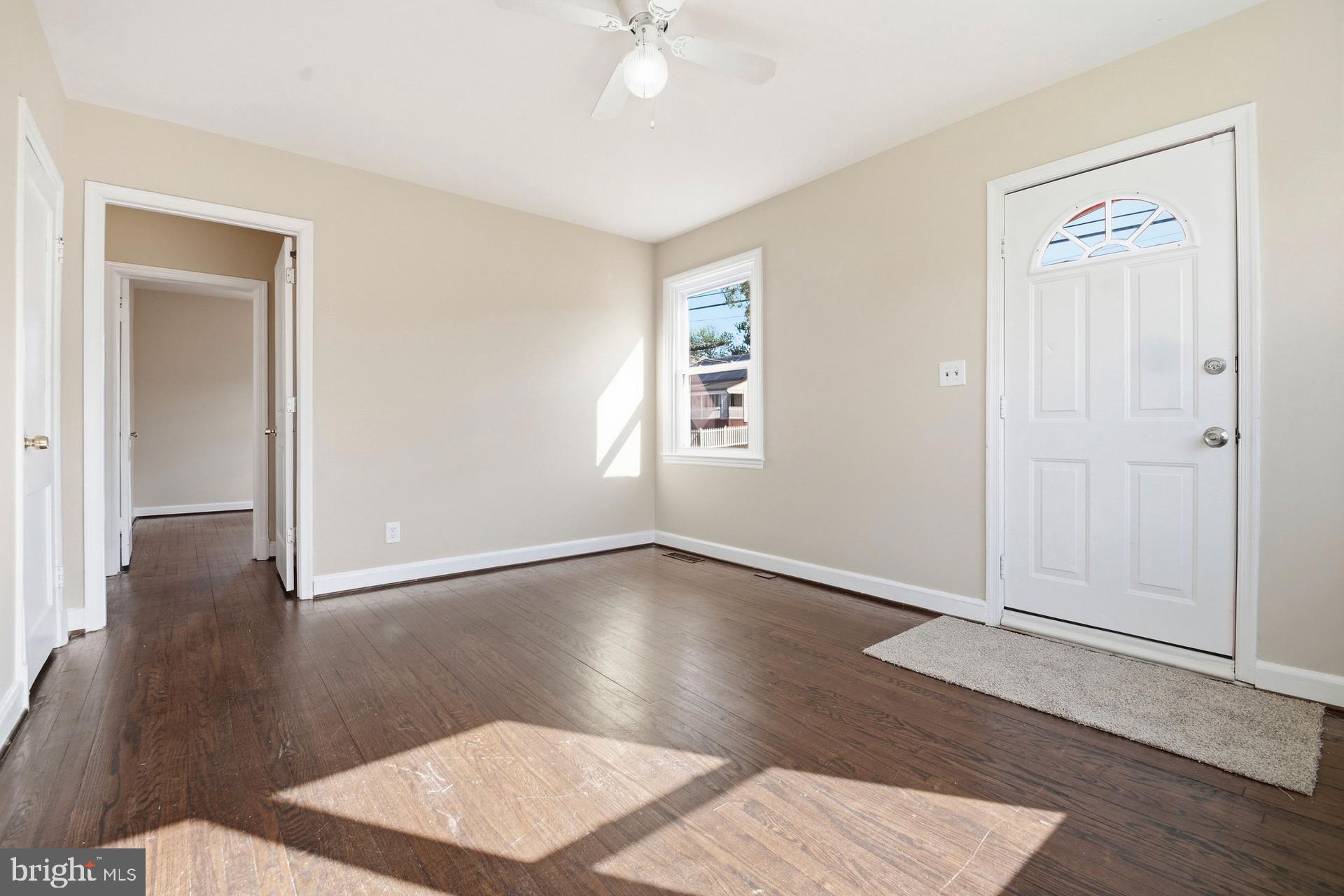 8444 Garden Road Pasadena, MD 21122 - Photo 2 of 28 LIVING ROOM