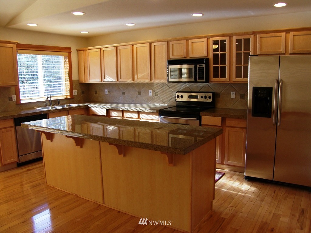 9494 Phillips Road Southeast Port Orchard, WA 98367 - Photo 4 of 19 Gallery Image 4