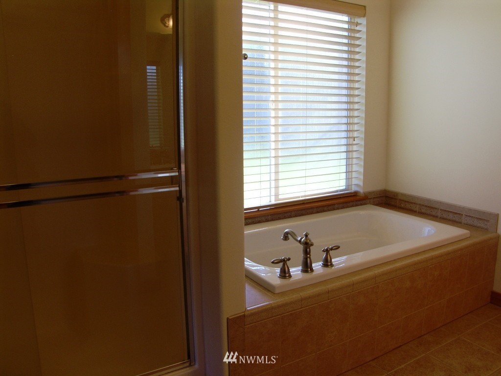9494 Phillips Road Southeast Port Orchard, WA 98367 - Photo 8 of 19 Gallery Image 8
