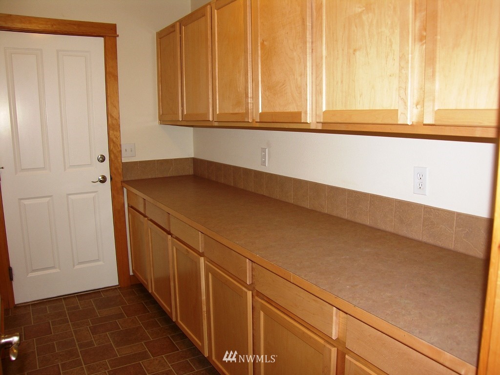9494 Phillips Road Southeast Port Orchard, WA 98367 - Photo 10 of 19 Gallery Image 10