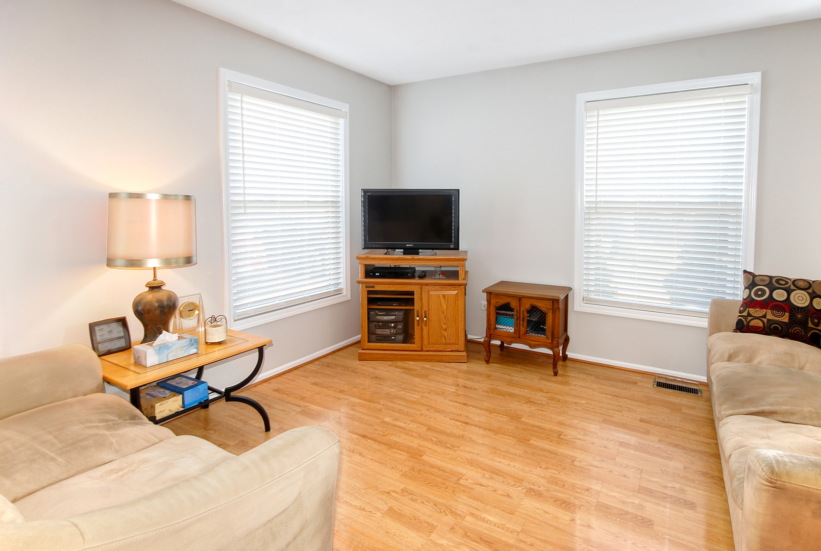 234 Inverrary Lane Deerfield, IL 60015 - Photo 2 of 19 Gallery Image 2