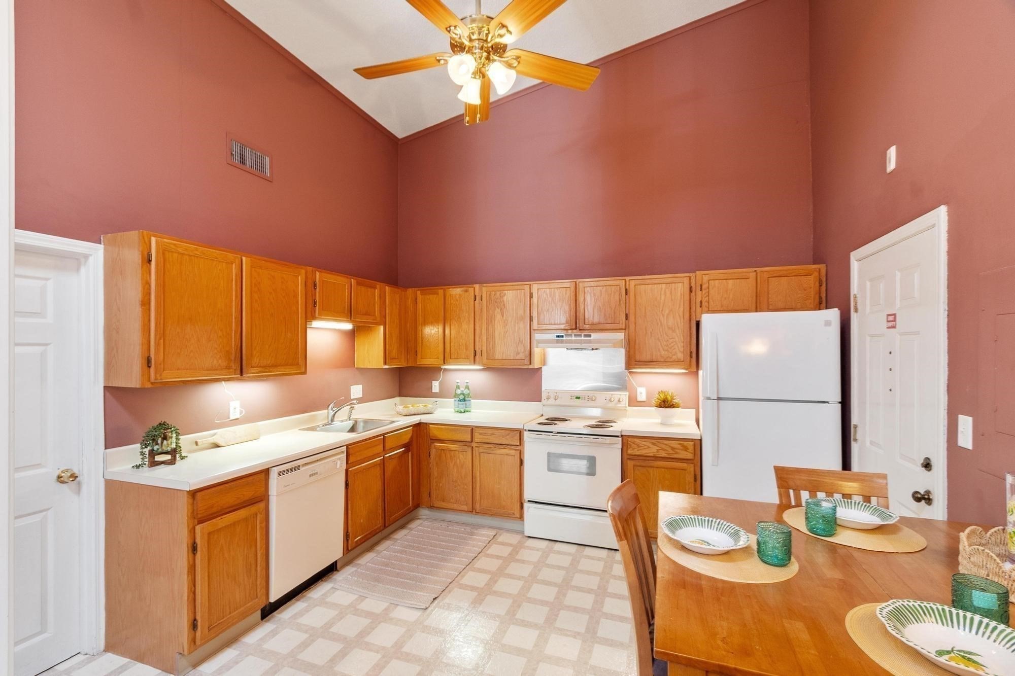 181 Littleton Road, Unit 340 Chelmsford, MA 01824 - Photo 3 of 36 Gallery Image 3