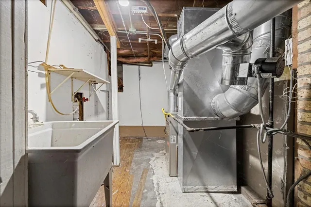 $300,000 | 300 North South Elgin Boulevard, South Elgin, IL 60177