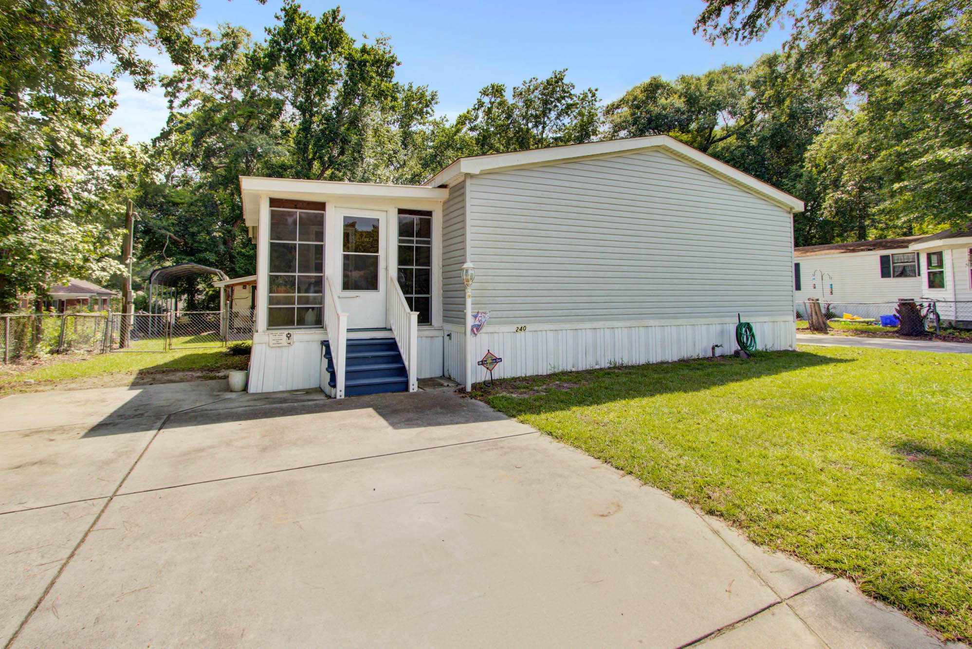 240 County Rd S-18-306 Summerville, SC 29485 - Photo 1 of 22 240 Taylor (1)