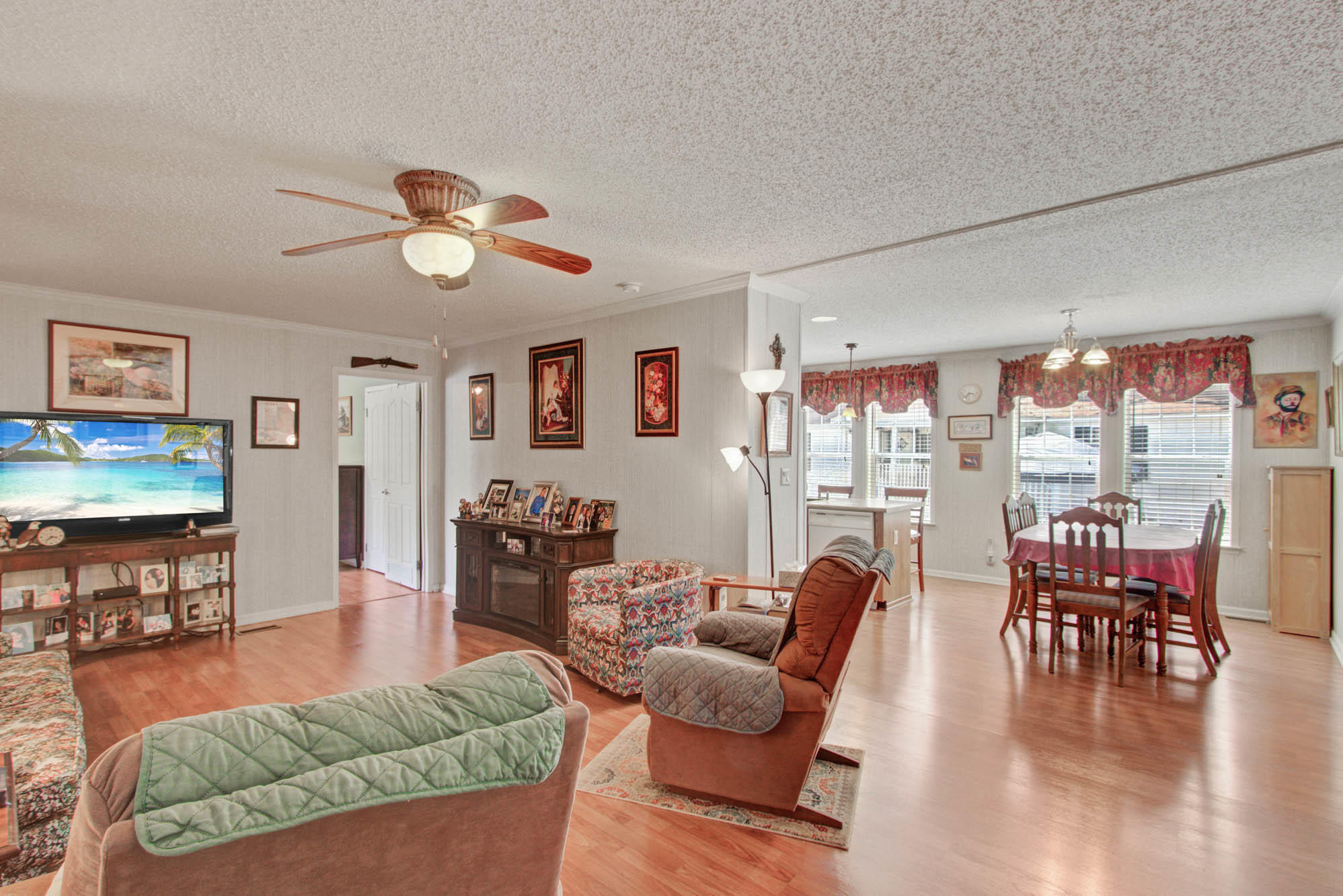 240 County Rd S-18-306 Summerville, SC 29485 - Photo 5 of 22 240 Taylor (5)