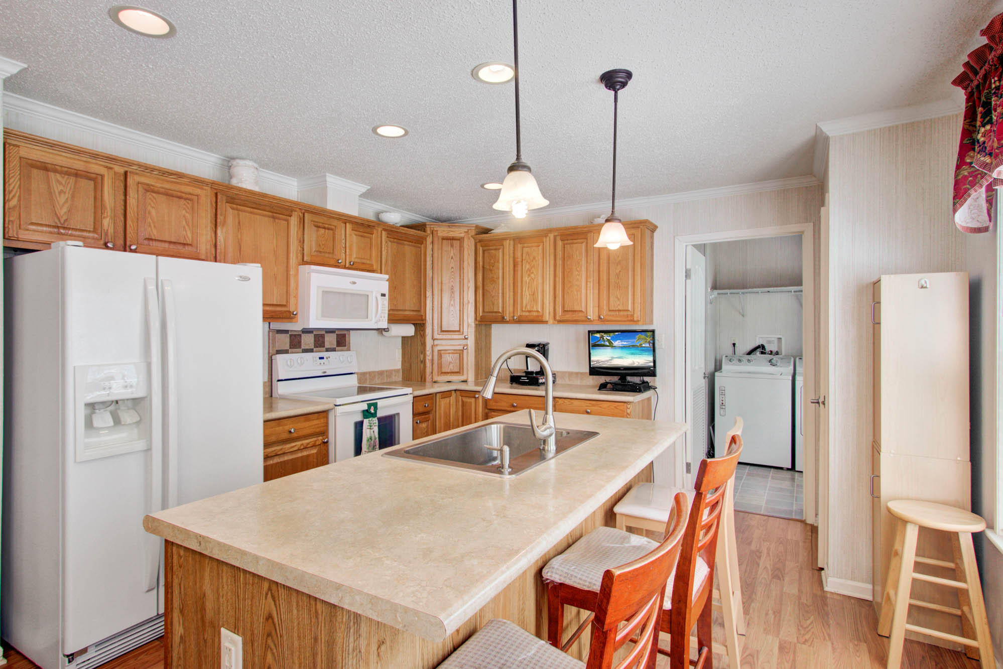 240 County Rd S-18-306 Summerville, SC 29485 - Photo 8 of 22 240 Taylor (8)