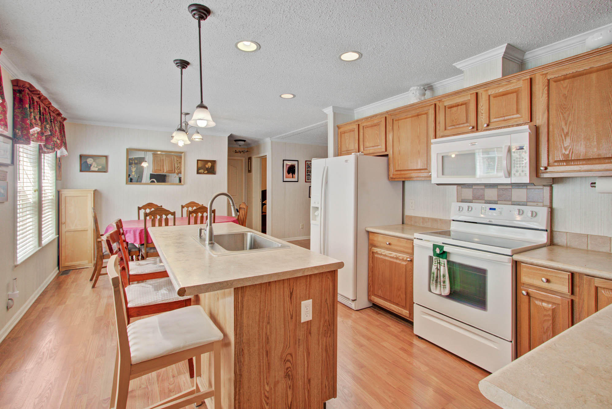 240 County Rd S-18-306 Summerville, SC 29485 - Photo 10 of 22 240 Taylor (10)