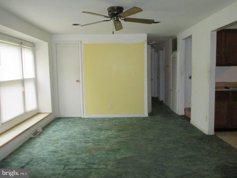 5502 Sumerduck Road Sumerduck, VA 22742 - Photo 3 of 11 Living Room