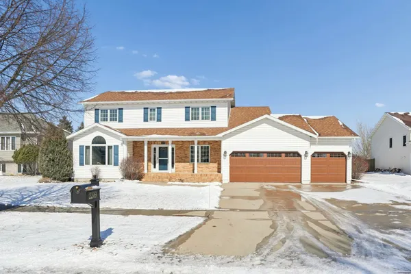 $625,000 | 2209 Victoria Rose Drive South, Fargo, ND 58104