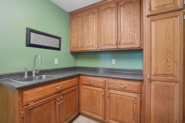 $625,000 | 2209 Victoria Rose Drive South, Fargo, ND 58104