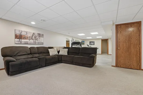 $625,000 | 2209 Victoria Rose Drive South, Fargo, ND 58104