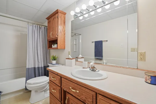 $625,000 | 2209 Victoria Rose Drive South, Fargo, ND 58104