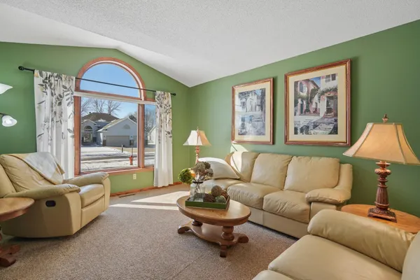 $625,000 | 2209 Victoria Rose Drive South, Fargo, ND 58104