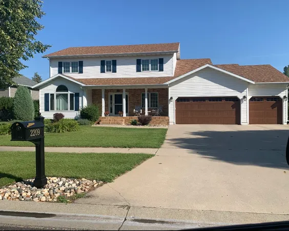 $625,000 | 2209 Victoria Rose Drive South, Fargo, ND 58104