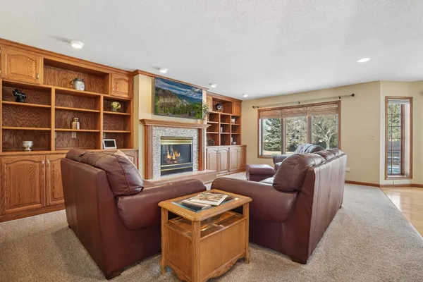 $625,000 | 2209 Victoria Rose Drive South, Fargo, ND 58104