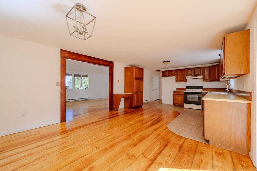 100 East Hill Road Wellfleet, MA 02667 - Photo 12 of 53 100_East_Hill-26