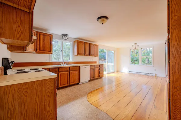 $879,000 | 100 East Hill Road, Wellfleet, MA 02667