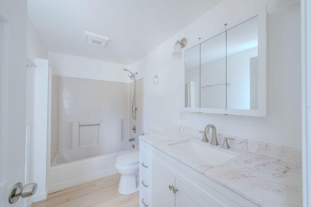 100 East Hill Road Wellfleet, MA 02667 - Photo 27 of 53 100_East_Hill-36