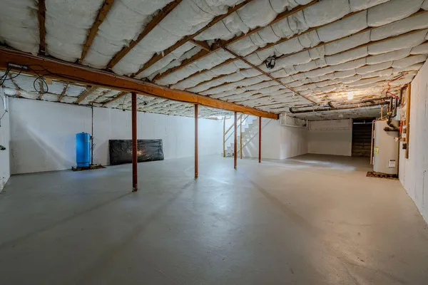 $879,000 | 100 East Hill Road, Wellfleet, MA 02667