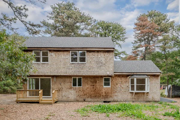 $879,000 | 100 East Hill Road, Wellfleet, MA 02667