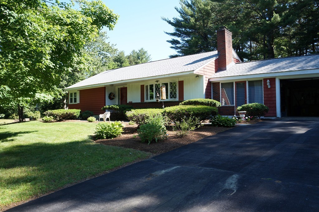 11 Kent Road Topsfield, MA 01983 - Photo 3 of 27 Gallery Image 3